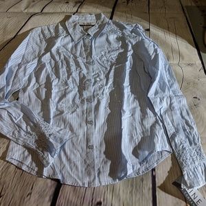 Nine & Co‎ gorgeous embroidered blouse